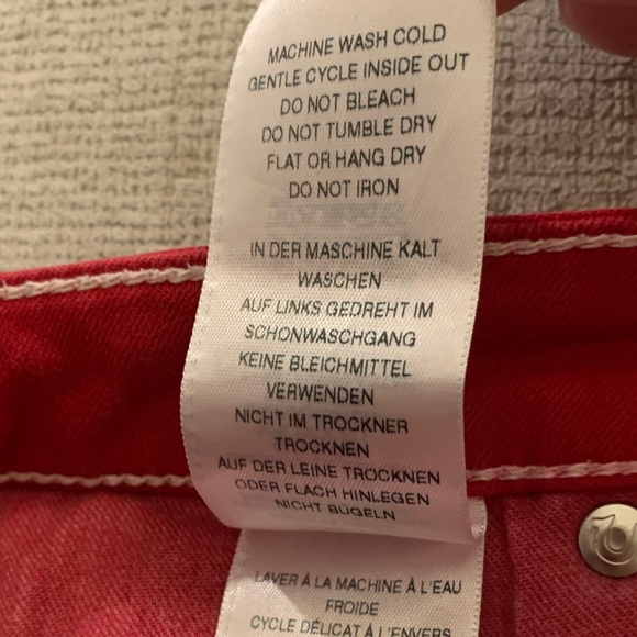 True Religion Jennie Curvy Mid Rise  Red Denim Women Shorts Size 27 - Picture 11 of 11